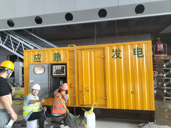 瑞丽怎样判断空气滤清器是否需要更换？